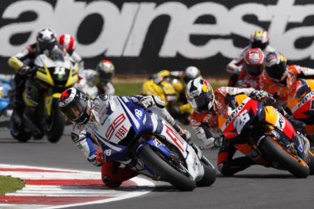 motogp 2010 silverstone results, Only 13 racers completed the Silverstone MotoGP race