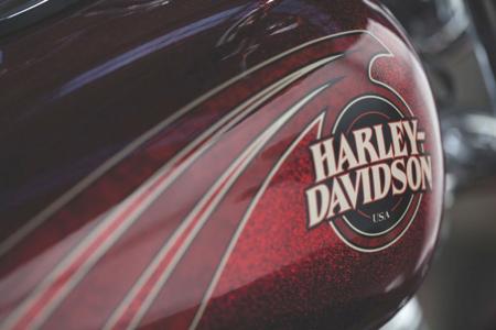 harley davidson 2013 motorcycle com, Hard Candy paint schemes include 16 new Big Flake flavors three of which are solid color options on five production models