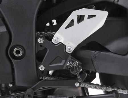 2011 kawasaki zx 10r unveiled motorcycle com, Adjustable footpeg mounts provide 15mm extra legroom in their lower position while still having plenty of ground clearance for street riding