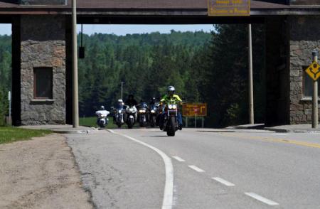 women riders tour in northern ontario video, Algonquin Park s East Gate