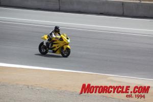 2010 fim e power race at laguna seca, The Lightning bike shows its bulk with the lightweight Barnes aboard