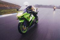 1998 kawasaki zx 6r motorcycle com, Fast