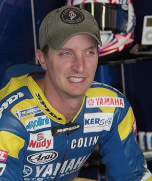 edwards re signs with yamaha, Two time World Superbike champion Colin Edwards will remain with Tech 3 Yamaha for the 2009 MotoGP season
