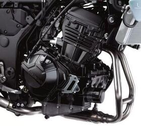 2013川崎忍者300审查摩托车com,忍者300引擎是基于250的引擎看起来很大程度上相似但45其内部零件现在都是新的旋转油过滤器是使用和结合整流罩重新允许执行换油而不需要去除车体