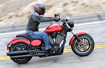 2013 victory judge review motorcycle com, Victory intended the Judge s ergo layout to fit a wide variety of riders The handlebar s forward position does require some stretch but the bike s rider triangle was generally comfortable during a full day ride