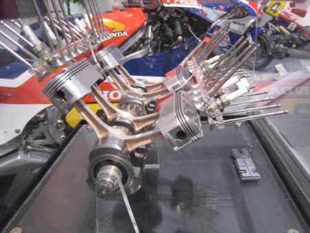 top ten best sounding motorcycle engines, Oval pistons dual connecting rods and 32 valves The Honda NR 750 V4 not only emits a distinctive sound it construction is unlike any internal combustion engine in existence