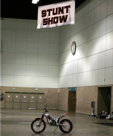 2011 easyriders bike show report, Best Stunt Bike Near the Bathrooms Photo