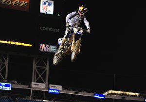 ama sx 2009 jacksonville results, James Stewart soars to victory in the first AMA Supercross race held in Jacksonville