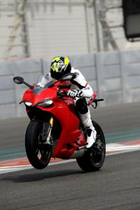 2012 ducati 1199 panigale review video motorcycle com, The Panigale s Superquadro engine is rated at 195 horsepower making it the most powerful twin cylinder production mill ever