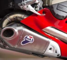 2013杜卡迪1199 panigale r回顾视频摩托车com Termignoni赛车EVO排气系统是安装在我们的测试自行车