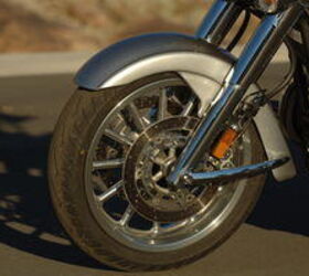 摩托车com,住友整装卡钳工作非常好Chrome挡泥板支架提供最佳铬支撑性能几乎没有挡泥板flex明显骑手