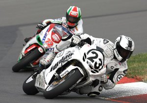 ama superbike 2009 mid ohio results, Aaron Yates recorded his third straight podium position with a runner up finish in Race One