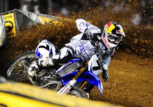 ama sx stewart takes series lead, James Stewart has erased a 23 point deficit to take the lead in the AMA Supercross standings