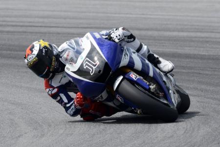 yamaha unveils 2011 motogp team livery, Testing at the Sepang circuit in Malaysia is already underway