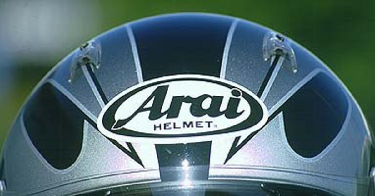 arai gt helmet Quantum-X - Ray - Black Arai has improved on their classic Jet Open Arai Signet GT