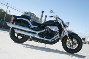 2005 suzuki m50 boulevard motorcycle com, Long and low yet lots of ground clearance Like a Daschund on stilts
