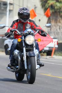 2011 moto guzzi california black eagle review motorcycle com, A relatively lofty powerband rev limited to 7250 rpm makes the Black Eagle very usable in city traffic