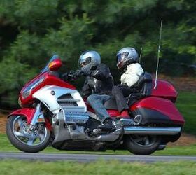2012 honda gold wing review video motorcycle com, The Wing has an exceedingly neutral ergonomic layout that is comfortable whether cruising down the highway or bending it into curves