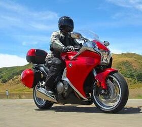 2010 vfr1200f with dct review motorcycle com, This standard VFR1200F has almost every accessory including the 0 8 lower and slightly narrower saddle and adjustable windshield deflector The bags were designed in a wind tunnel and while unladen they did not adversely affect handling