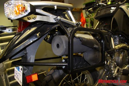 kawasaki klr650 project bike part 3, SU Rack in place now for the tricky part getting the plastic back on the bike