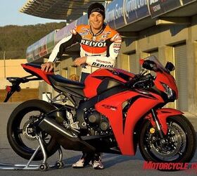2008 honda cbr1000rr review motorcycle com, Here s a guy who knows a thing or two about smooth transitions Nicky Hayden the 2006 MotoGP world champion stopped by Laguna Seca for a quick spin aboard the new CBR