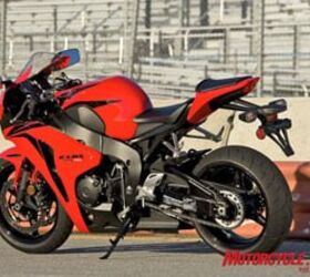 2008 honda cbr1000rr review motorcycle com, At 435 pounds ready to ride and full of fuel the new CBR1000RR is Honda s lightest literbike ever