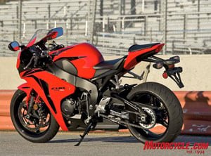 2008 honda cbr1000rr review motorcycle com, At 435 pounds ready to ride and full of fuel the new CBR1000RR is Honda s lightest literbike ever