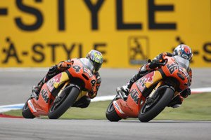 gp to replace 250cc class with 600cc, Red Bull KTM 250 rider Mika Kallio right is the current leader of the quarter liter Grand Prix class