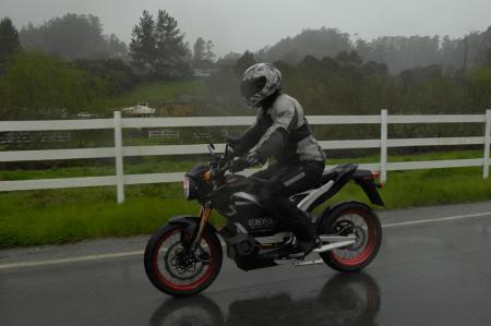 2011 zero electric motorcycles launch motorcycle com, My test ride saw some dry curvy roads but the rain began to pour soon thereafter Zero plans to introduce an optional undertail kit for aesthetics The Zero S is reborn as a sporting Standard and its appearance is an improvement over the previous model Note the cut down hand made kickstand