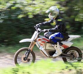 2011 zero electric motorcycles launch motorcycle com, The MX makes an easy to use trail bike Zero s Scot Harden a former Dakar Rally competitor says it won t replace his gas bikes but the quietness and ease of use give the bike a place in his riding schedule