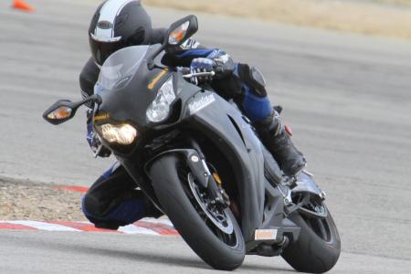 2010 honda cbr1000rr c abs review motorcycle com, The 2010 CBR1000RR C ABS can still stare down the competition But will Motorcycle com s 2009 Literbike Shootout winner have what it takes to stand up to BMW s heavily lauded S1000RR We re eager to find out