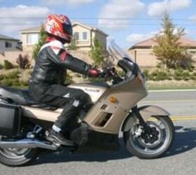 motorcycle com, The standard riding position is extremely comfortable while offering excellent control