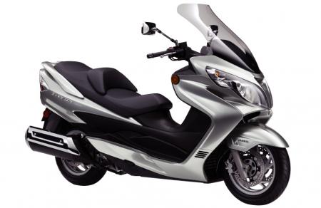 2011 suzuki burgman 400 abs review motorcycle com, For 2011 the Suzuki Burgman 400 comes standard with ABS