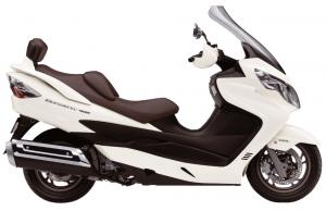 2011 suzuki burgman 400 abs review motorcycle com, The Burgman 400 ABS is available with a host of accessories including a passenger backrest and hand guards