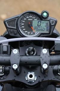 2012 zero ds review video motorcycle com, Not much different with the gauge cluster compared to previous years The difference lies in the power mode toggle switch seen to the left Flipping it one way or the other completely changes the character of the DS We just wish it was mounted on the handlebar instead for easier access