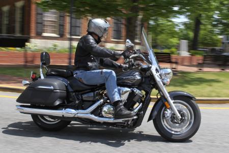 2012 yamaha v star 1300 tourer review motorcycle com, Star claims a 48 front wheel weight bias for the V Star 1300 Tourer The mid size cruiser exhibits maneuverable handling as well as straight line stability