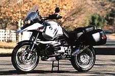 ride report 2000 bmw r1150gs motorcycle com, Doing what the Year 2000 GS doesn t much care for Sitting still