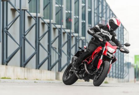 2013 ducati hypermotard 821 review motorcycle com, If the conditions were anywhere near favorable on our street ride attempting stunts like this would be par for the course Instead with freezing conditions simply staying up was chief concern Not all journalists were successful