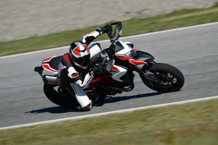 2013 Ducati Hypermotard 821 Review | Motorcycle.com