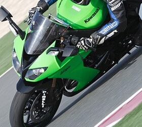 2008 kawasaki zx 10r review motorcycle com, We were skeptical when Kawasaki mentioned a benefit in the amount of touch points offered by the new Ninja but we became believers after rollicking around Qatar for a couple of days