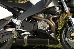 2007 buell lightning xb12stt motorcycle com, No clearer example of mass centralization exists than the location of a Buell exhaust system Come to think of it Gabe s widening belly is a good example too