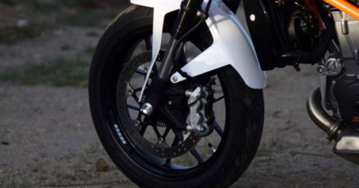 2013 Ktm 690 Duke Review - Video | Motorcycle.Com
