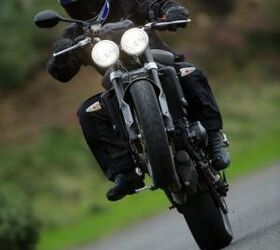 2009 triumph street triple r review first ride motorcycle com, Fookin ell mate