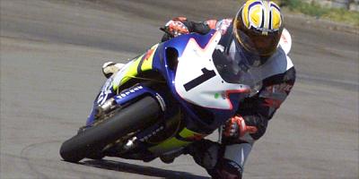attack suzuki gsx r1000 motorcycle com