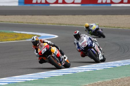 motogp 2010 jerez results, Dani Pedrosa seemed to have gotten the hang of the RS212V s suspension but he could not hold off his fellow Spaniard Jorge Lorenzo