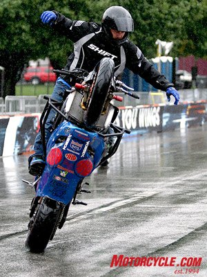 2008 xdl sportbike freestyle championship round 4 indianapolis, Sit Down Steve qualifying in the rain