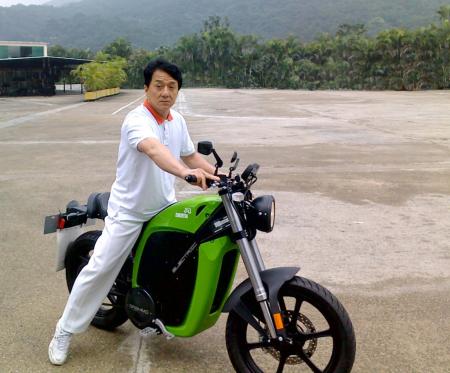 2010 brammo enertia review motorcycle com, When he s not baffling his foes with his martial arts antics Jackie Chan is one of Brammo s latest big name fans Photo courtesy of Brammo