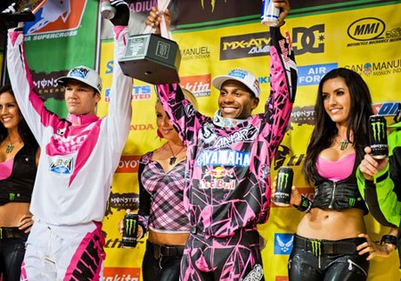 ama sx 2011 anaheim ii results, Chad Reed James Stewart and other racers wore pink at Anaheim to support breast cancer awareness