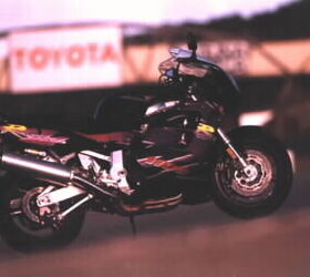 第一次骑1995年铃木gsxr1100摩托车com