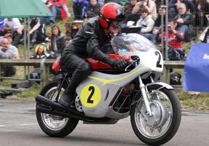 thundersprint 2009 deemed a success, Sammy Miller rode on a Mike Hailwood replica Honda RC181
